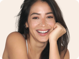 Femme adulte souriante